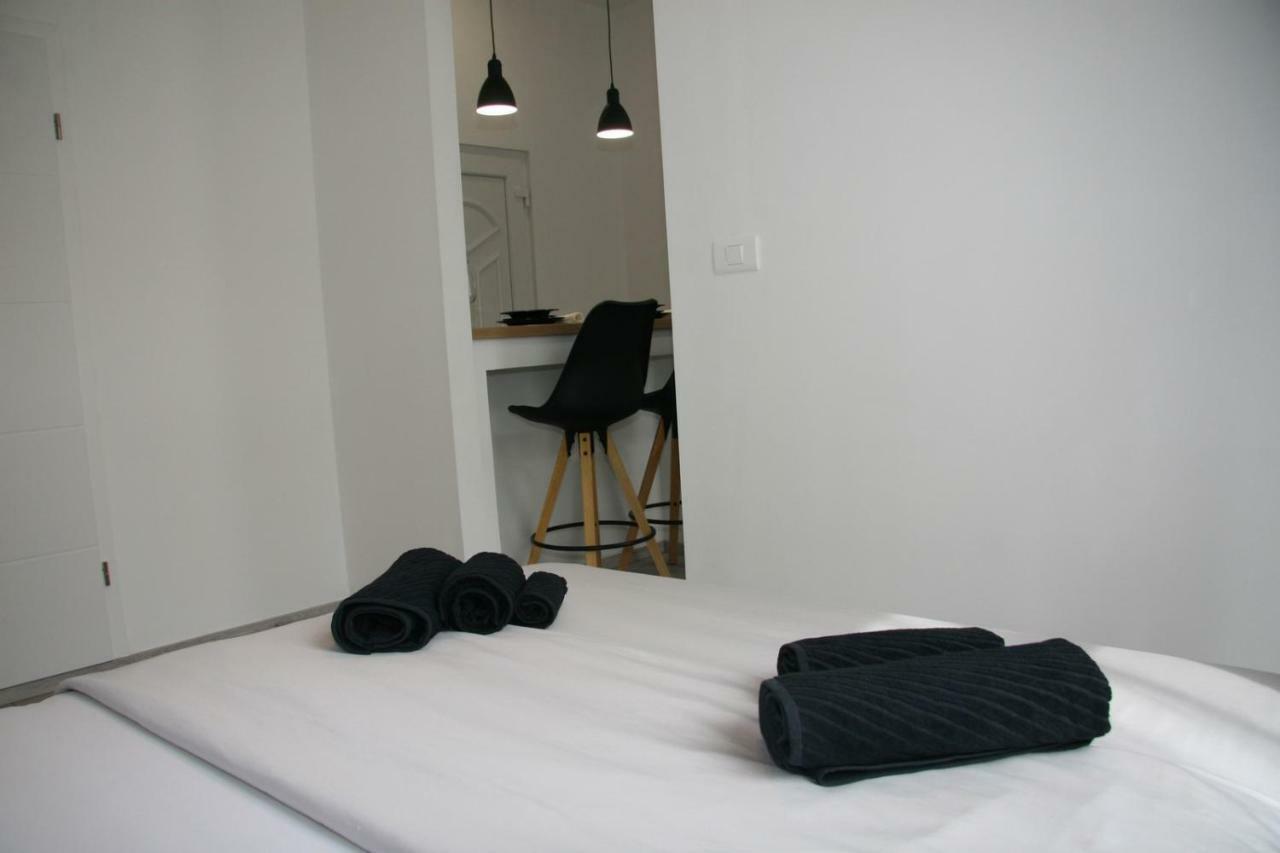 Stylish Apartment In City Center Pula Exterior foto