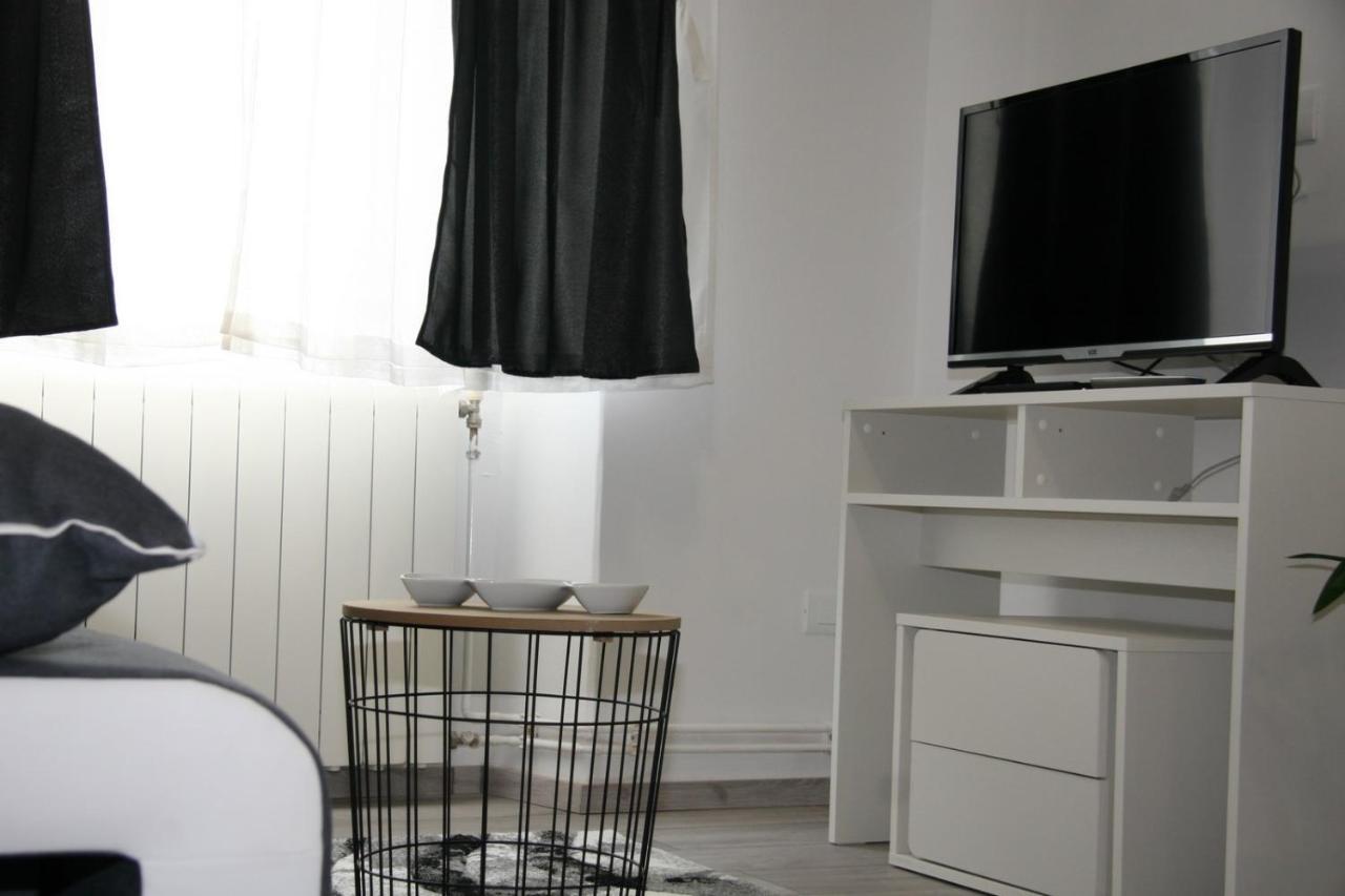Stylish Apartment In City Center Pula Exterior foto